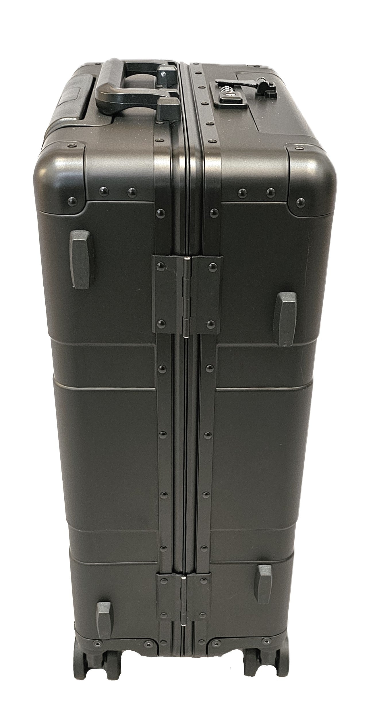 22" Leisure Traveler Roll Aboard