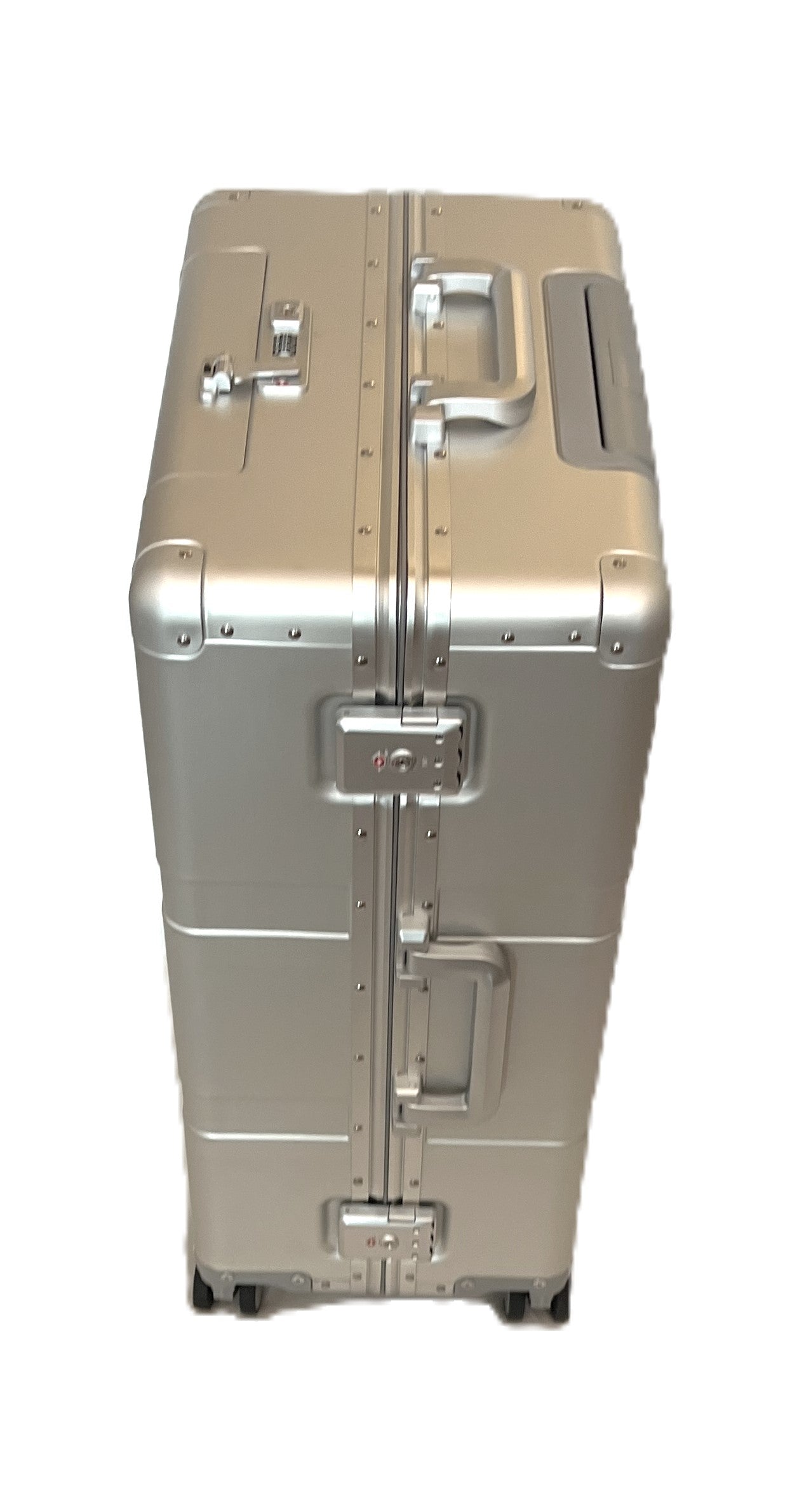 25" Leisure Traveler Roll Aboard