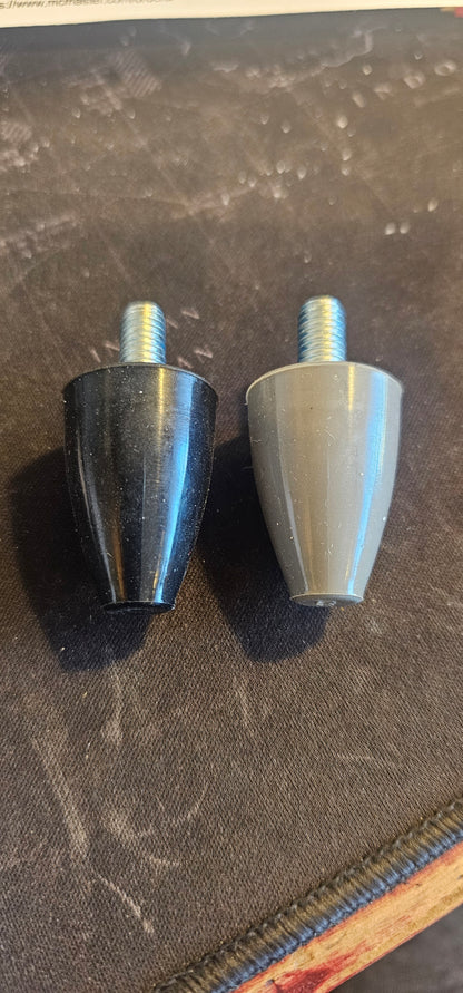 Replacement landing gear foot for all 2-wheel roll aboards.