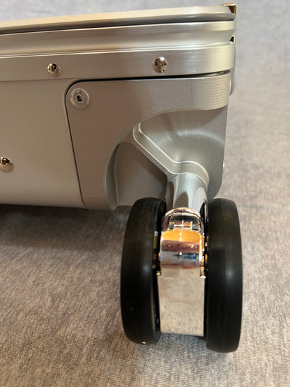 Brand New! Last year GEN1 25" Professional Flight Crew 4-wheel Roll Aboard in Star Light Silver - B7