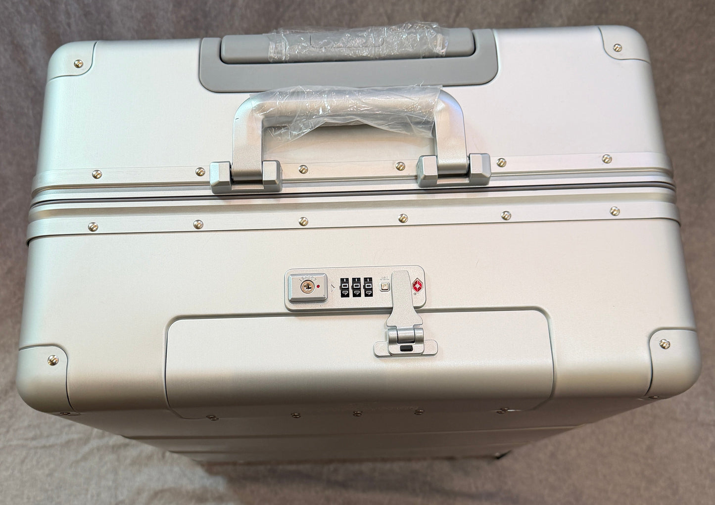 Blem 25" Leisure Traveler Roll Aboard in Star Light Silver - B5