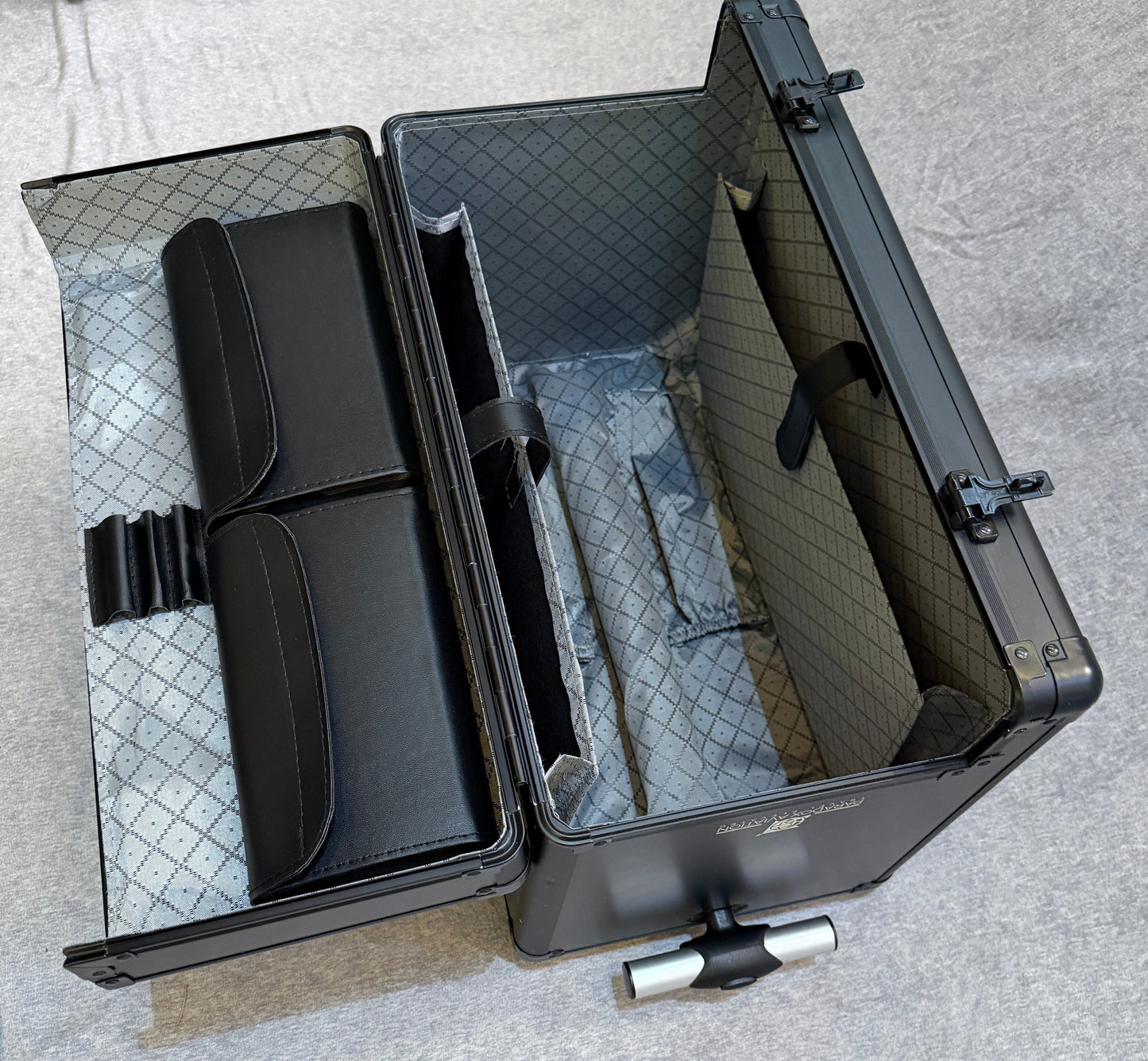 Prototype Professional Flight Deck Case in Dark Sky Black - B3