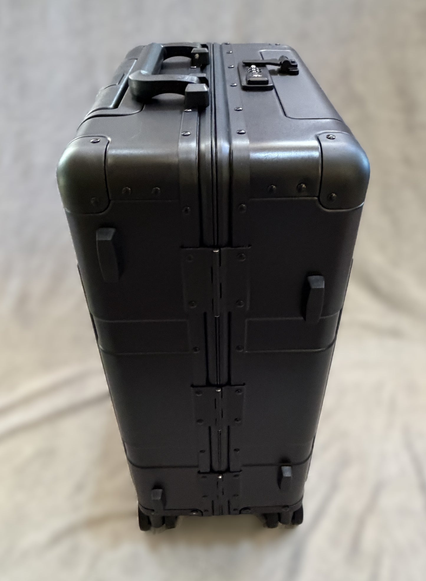 Valise à roulettes Frequent Flyer de 22 pouces