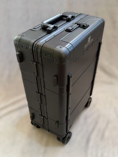 Valise à roulettes Frequent Flyer de 22 pouces