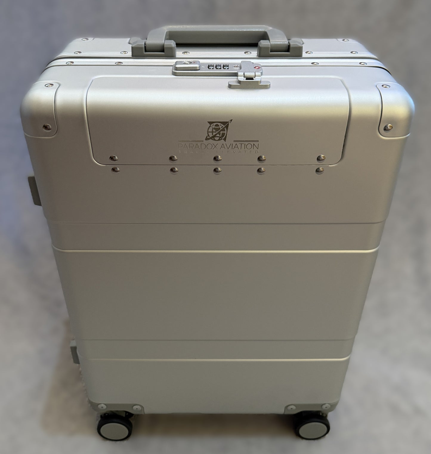 22" Leisure Traveler Roll Aboard