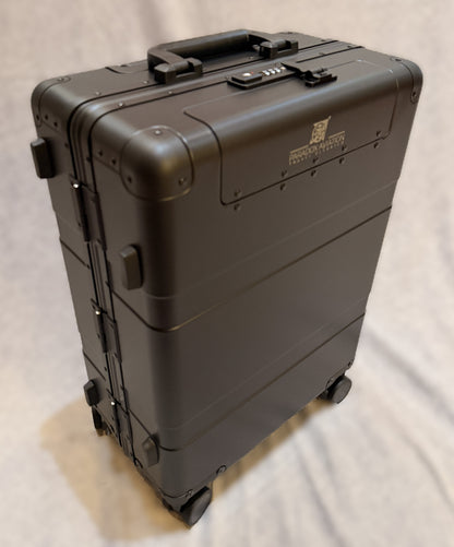 22" Leisure Traveler Roll Aboard