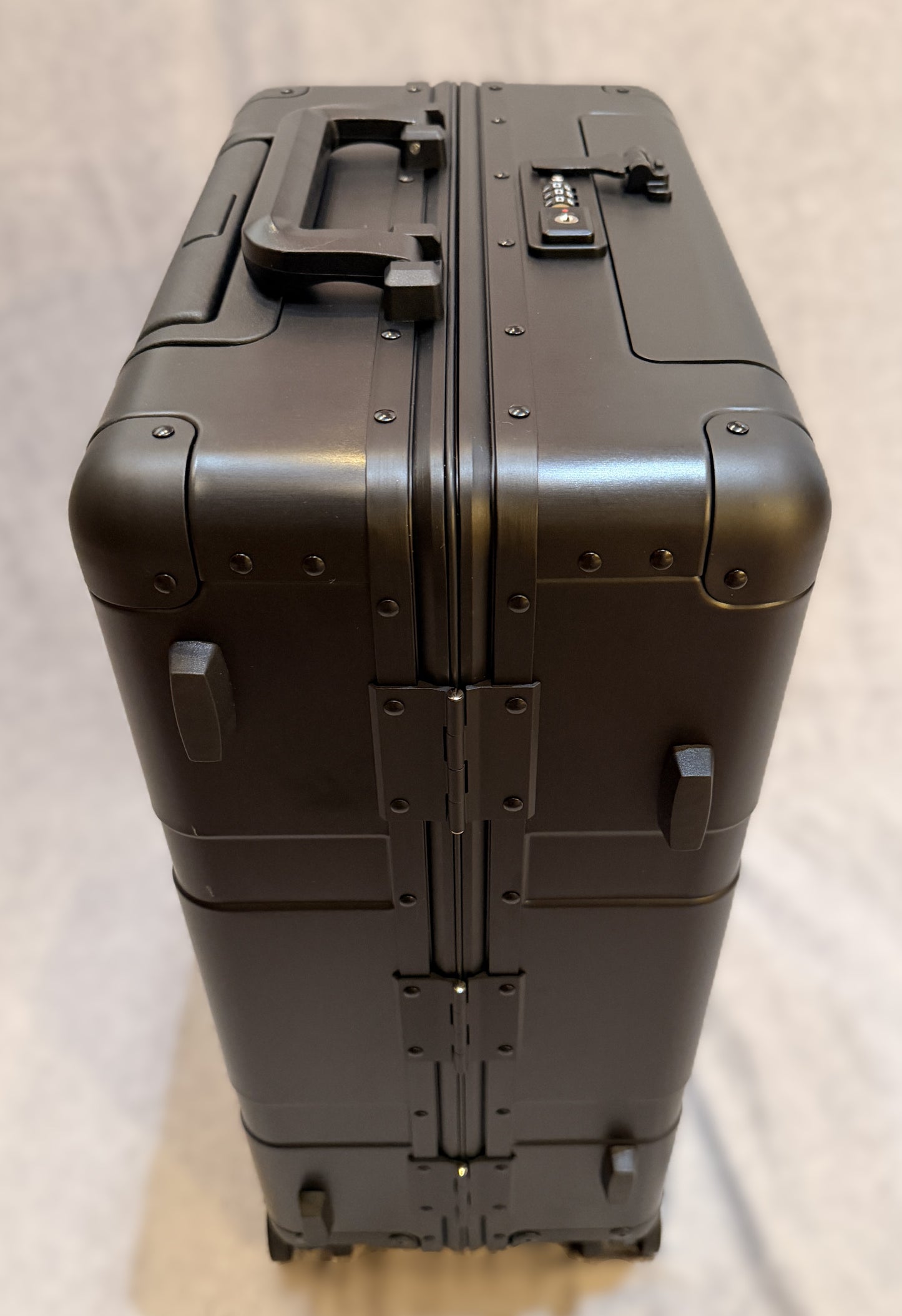 22" Leisure Traveler Roll Aboard