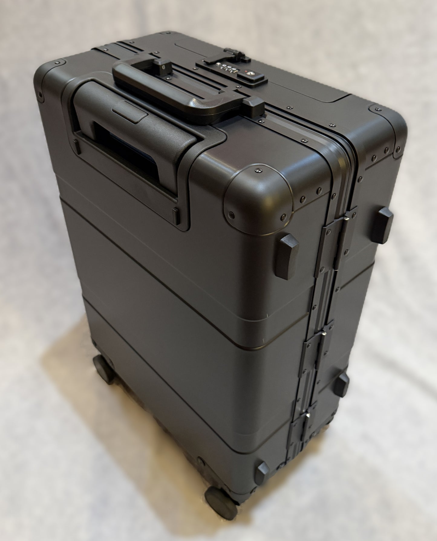 22" Leisure Traveler Roll Aboard