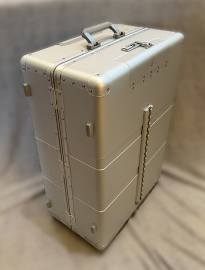 30" GEN2 Professional Flight Crew 2-Wheel Check Aboard