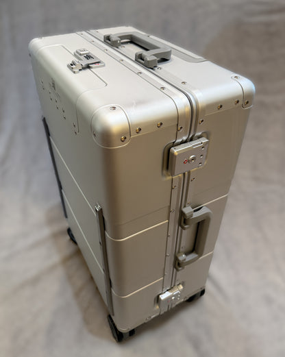 25" GEN2 Frequent Flyer 4-Wheel Roll Aboard