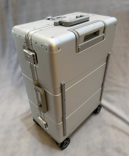 25" GEN2 Frequent Flyer 4-Wheel Roll Aboard
