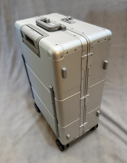 25" GEN2 Frequent Flyer 4-Wheel Roll Aboard