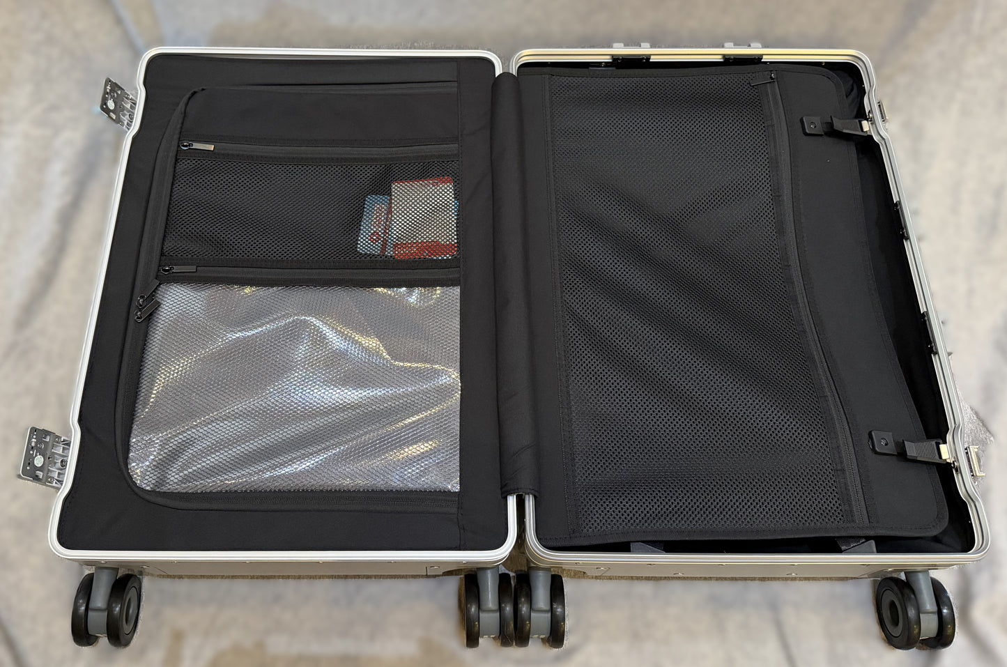 25" GEN2 Frequent Flyer 4-Wheel Roll Aboard