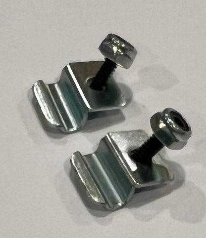 Replacement bungee retainer for all stand up roll aboard cases.