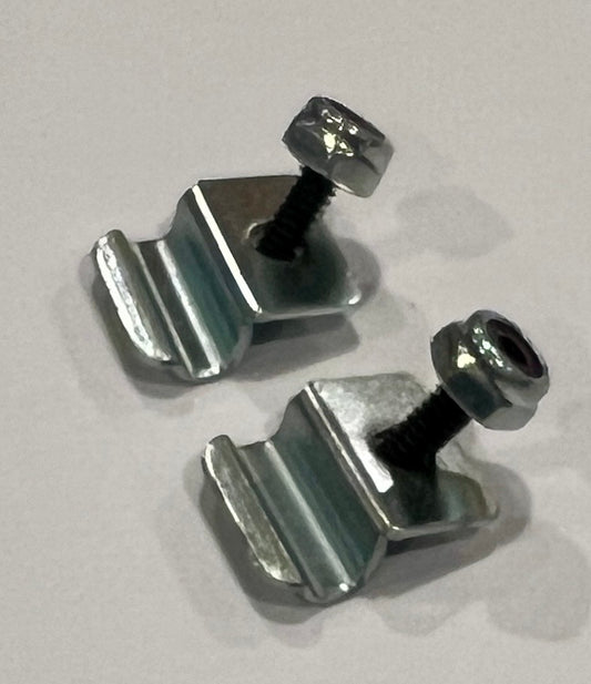 Replacement bungee retainer for all stand up roll aboard cases.