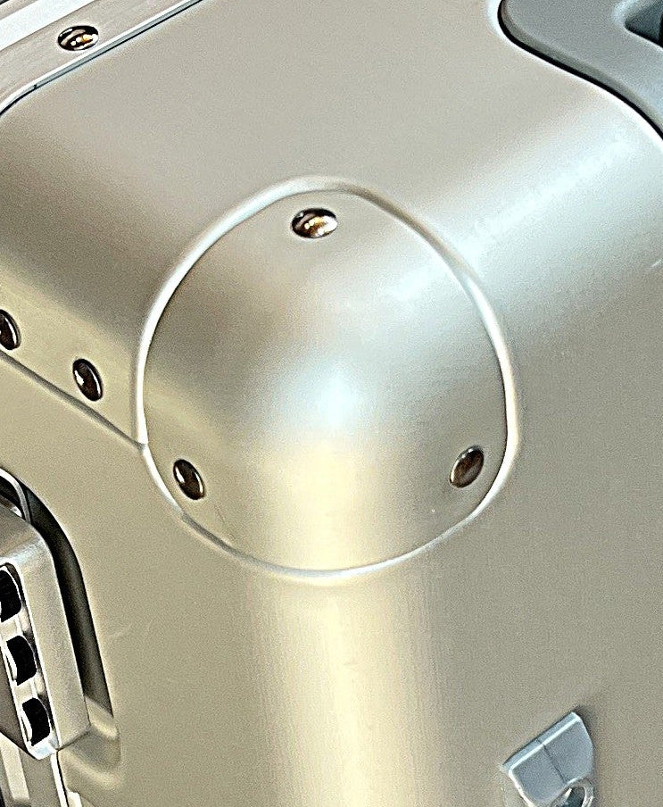 Rolling case corner protection