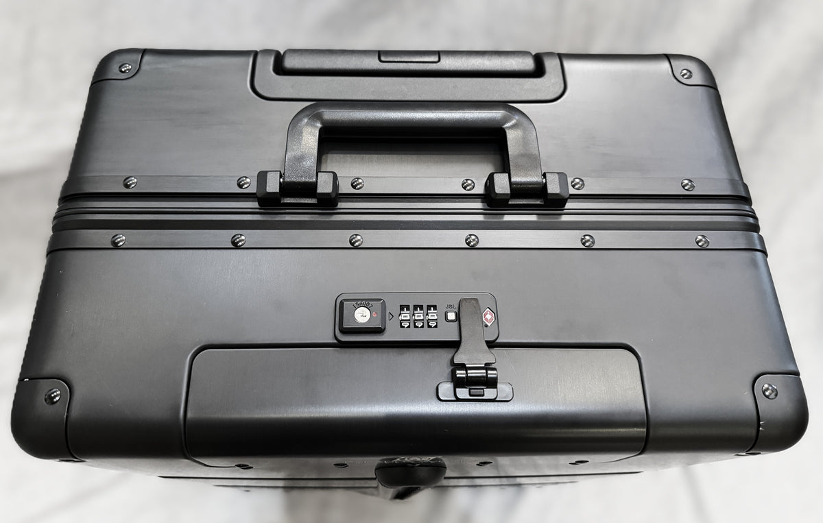 Paradox Aviation GEN2 25-inch professional flight crew roll aboard case in matte black with TSA combination lock.