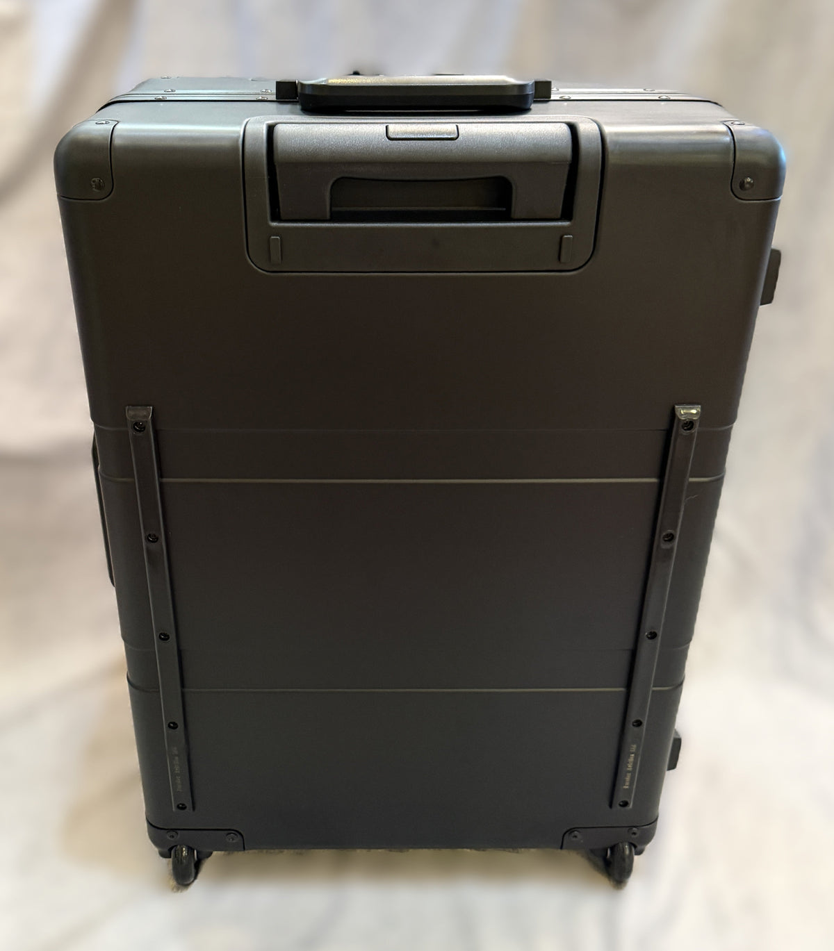 Paradox Aviation 25-inch GEN2 professional flight crew roll aboard luggage in matte black with two-wheel design.