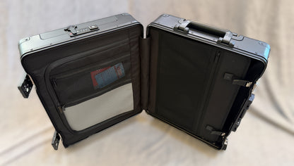 Paradox Aviation GEN2 Frequent Flyer 22 inch roll aboard suitcase interior with mesh pockets and wet clothes pouch.