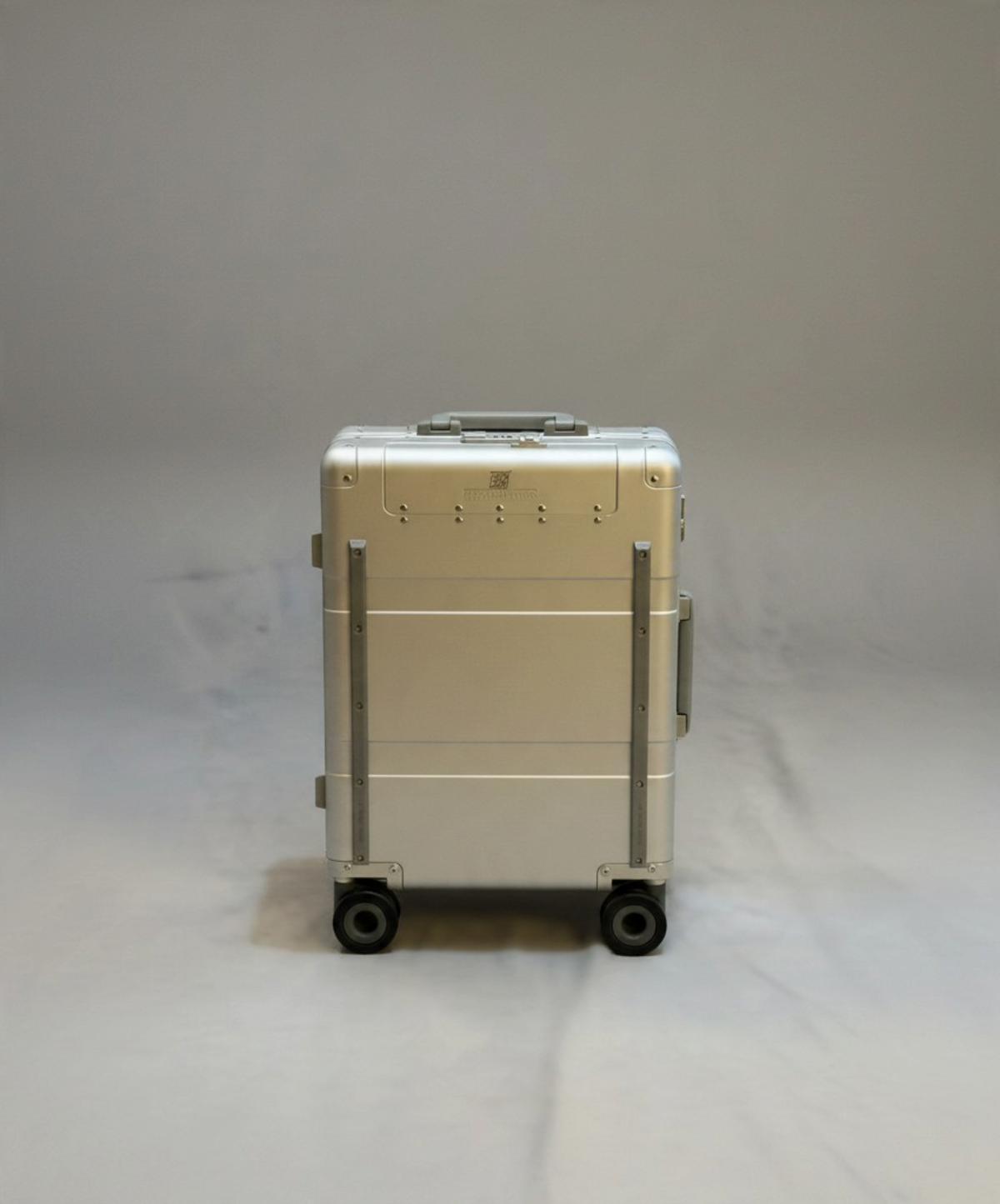 Paradox Aviation GEN2 Frequent Flyer 22-inch star light matte silver hard-shell carry-on suitcase with four wheels.