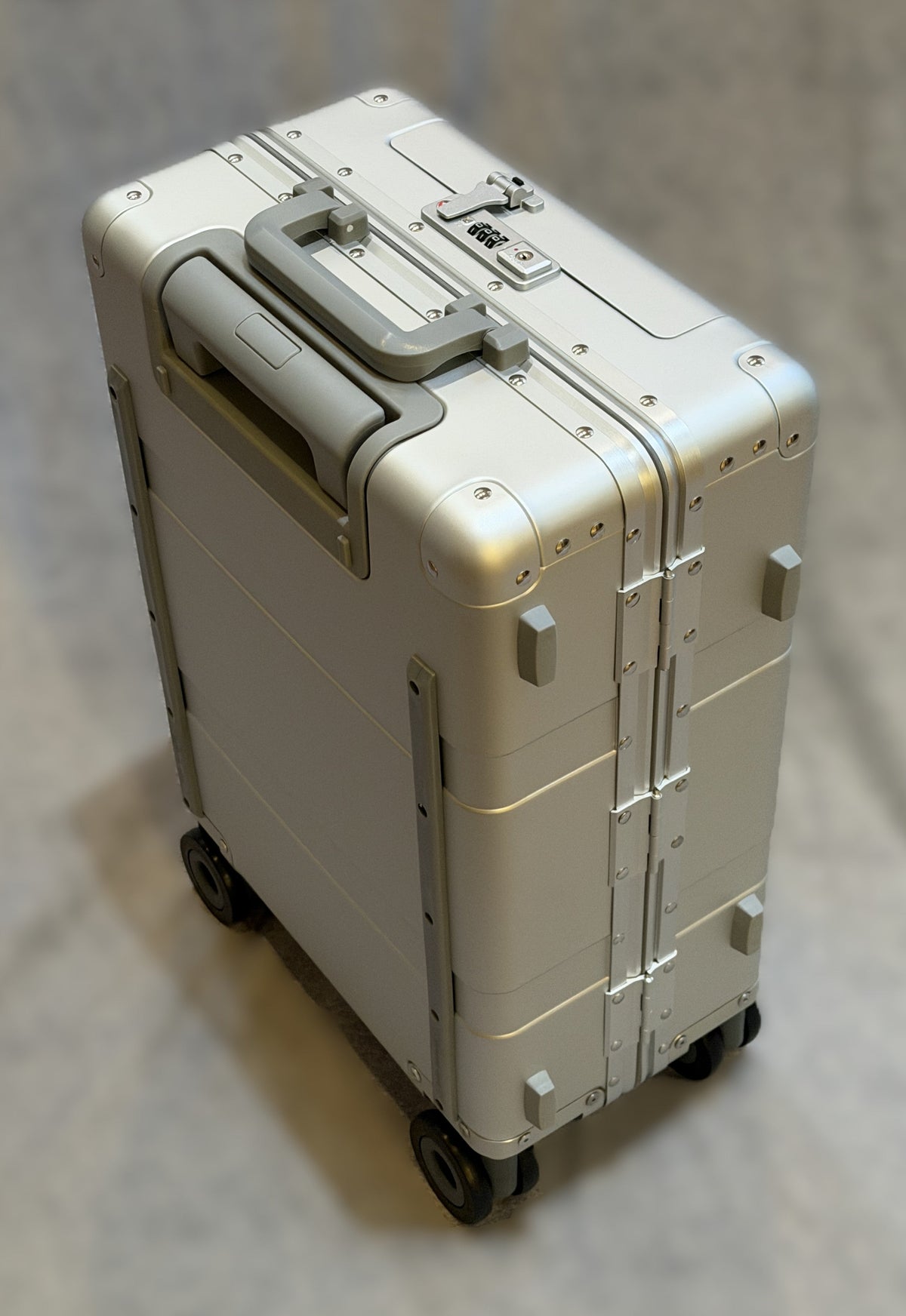 Paradox Aviation GEN2 Frequent Flyer 22-inch starlight silver hard-shell carry-on luggage with matte grey handle and wheels