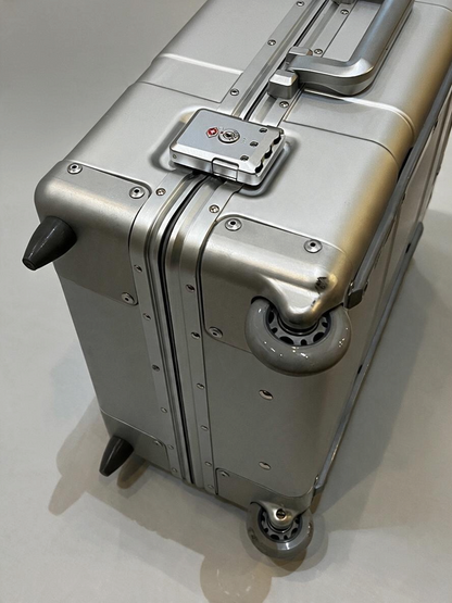 Paradox Aviation 30-inch GEN2 Frequent Flyer 2-wheel check-in luggage in starlight silver with matte grey wheels